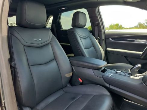 Certified 2025 Cadillac XT5 Premium Luxury FWD image 21