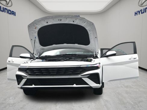 New 2026 Hyundai Elantra SE FWD image 30