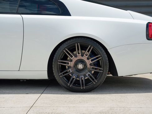 Used 2019 Rolls-Royce Wraith RWD image 5