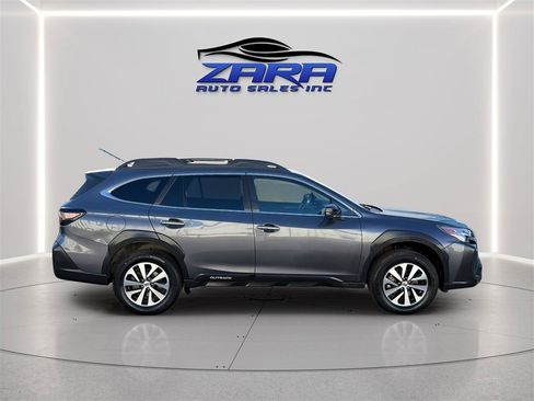Used 2023 Subaru Outback Premium AWD/4WD image 8
