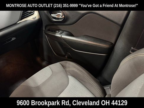 Used 2016 Jeep Cherokee Latitude image 38