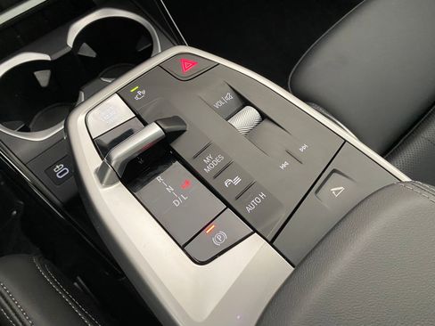 Used 2025 BMW X1 xDrive28i w/ Technology Package image 18