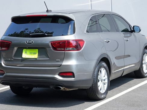 Used 2019 Kia Sorento FWD image 42