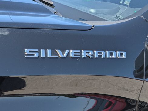 Used 2023 Chevrolet Silverado 1500 LT AWD/4WD image 9