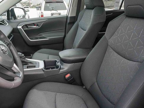 New 2025 Toyota RAV4 XLE image 27