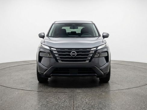 Used 2025 Nissan Rogue SV image 2