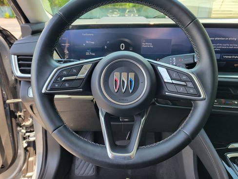 Certified 2025 Buick Envision Preferred AWD/4WD image 12