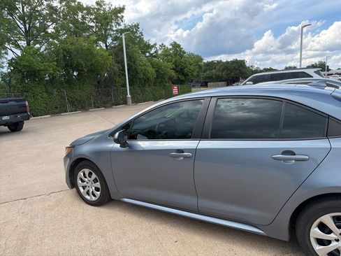 Used 2022 Toyota Corolla LE FWD image 6
