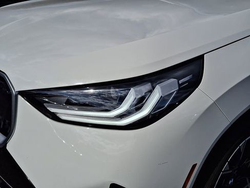 Certified 2025 BMW X3 xDrive30i image 9
