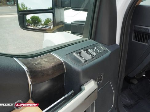 Used 2022 Ford F350 Lariat w/ Chrome Package AWD/4WD image 16