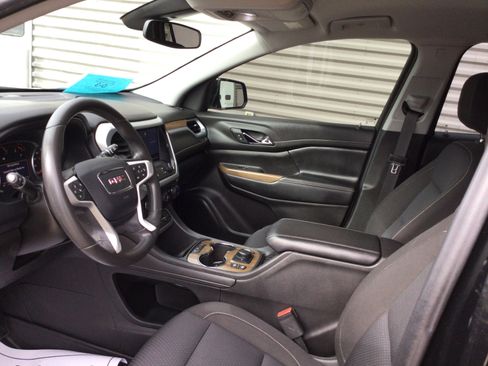 Used 2021 GMC Acadia SLE w/ Driver Convenience Package image 8