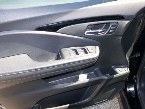 Used 2022 Honda Pilot Touring image 10