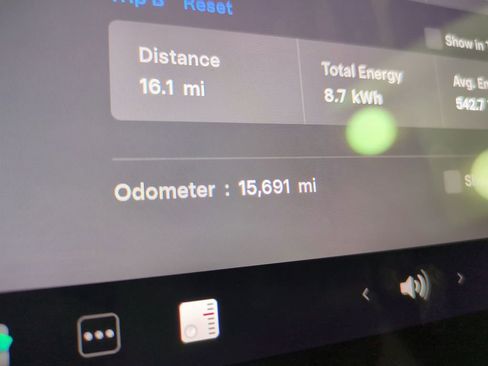 Used 2025 Tesla Model Y Long Range image 33