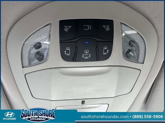 Used 2018 Chrysler Pacifica Touring-L FWD image 34