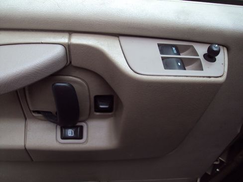 Used 2011 Chevrolet Express 1500 LT w/ LT Preferred Equipment Group image 19