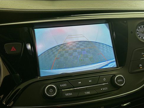 Used 2019 Buick Envision Essence FWD image 23