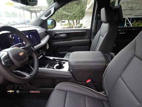 New 2026 Chevrolet Suburban Premier image 13