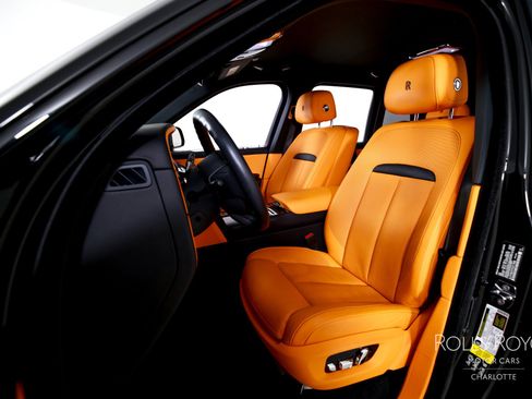 Certified 2023 Rolls-Royce Cullinan Black Badge AWD/4WD image 13