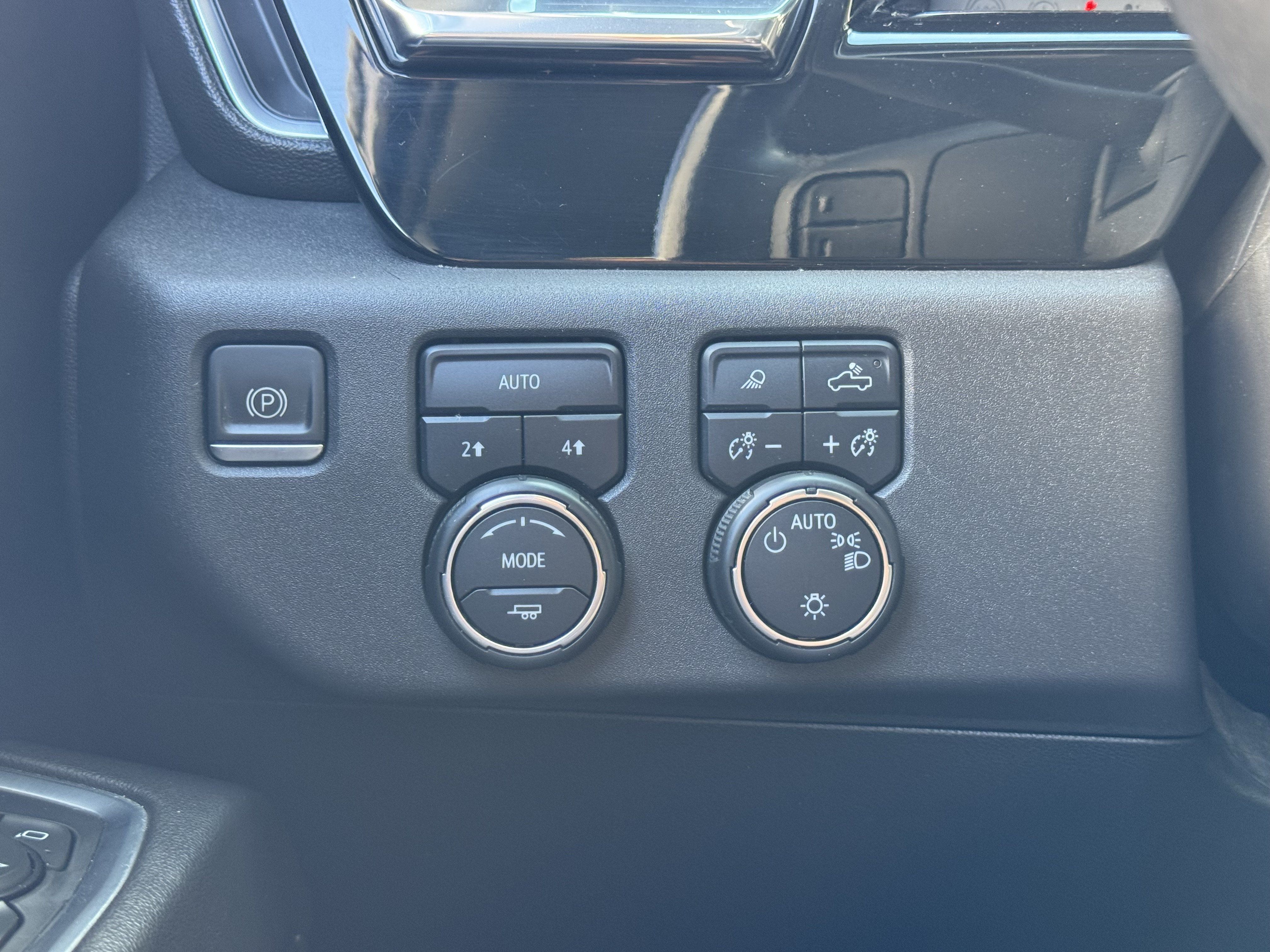 Certified 2022 Chevrolet Silverado 1500 LT w/ Safety Package AWD/4WD image 32