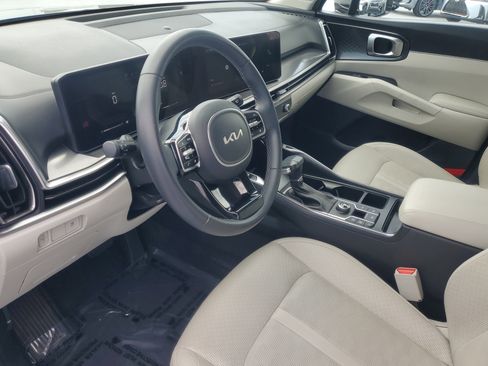 Used 2025 Kia Sorento S FWD image 16