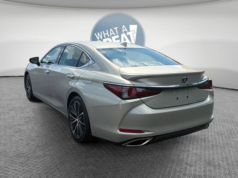 Used 2025 Lexus ES 350 w/ Premium Package FWD image 6