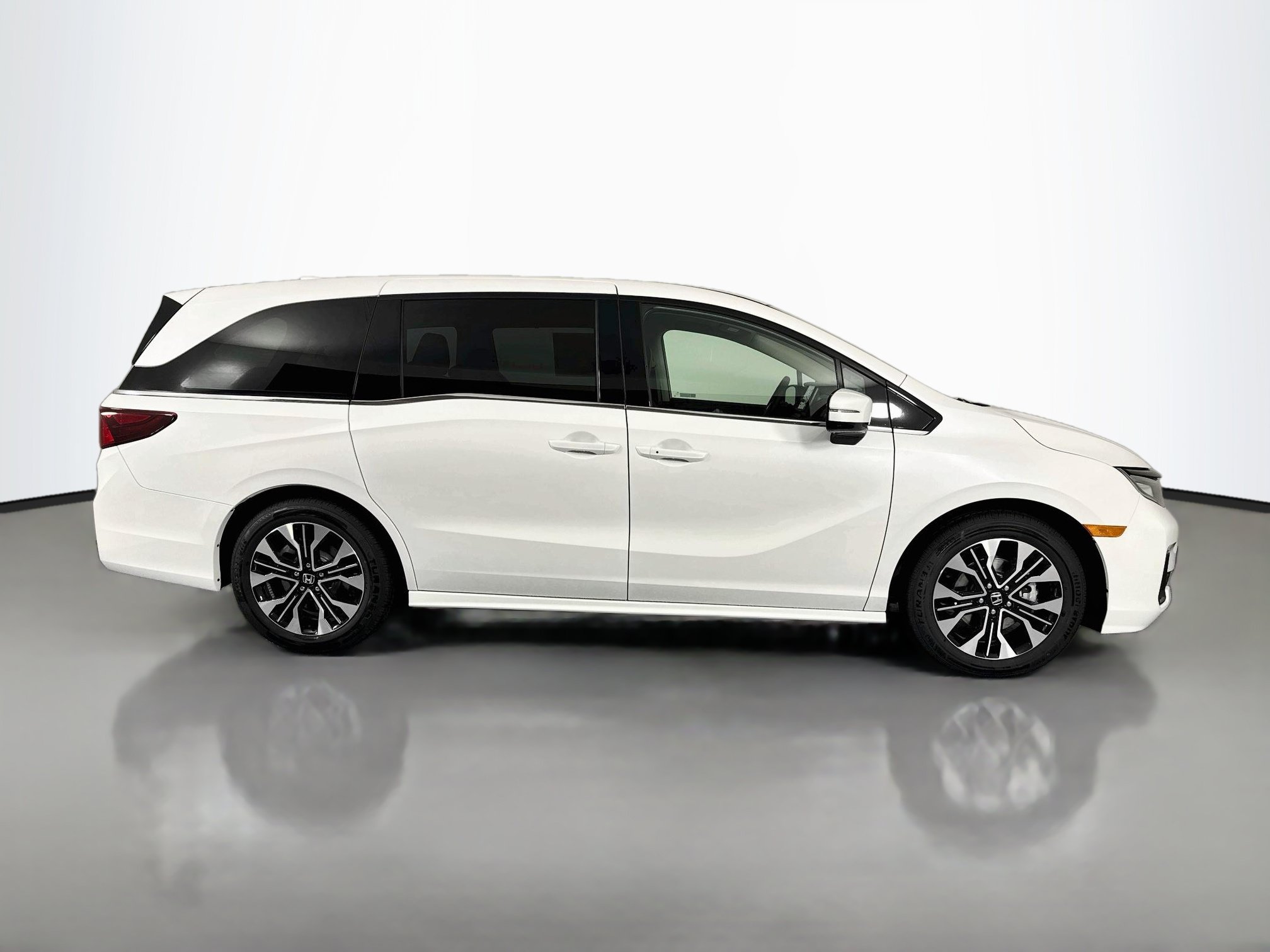New 2027 Honda Odyssey Elite image 4