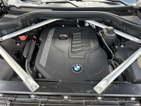 Used 2020 BMW X7 xDrive40i w/ Premium Package AWD/4WD image 38