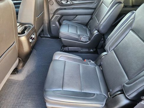 Used 2021 GMC Yukon Denali w/ Denali Premium Package image 10