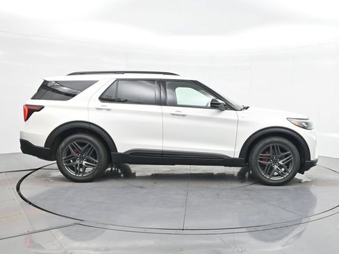 New 2026 Ford Explorer ST-Line w/ ST-Line Street Pack RWD image 6