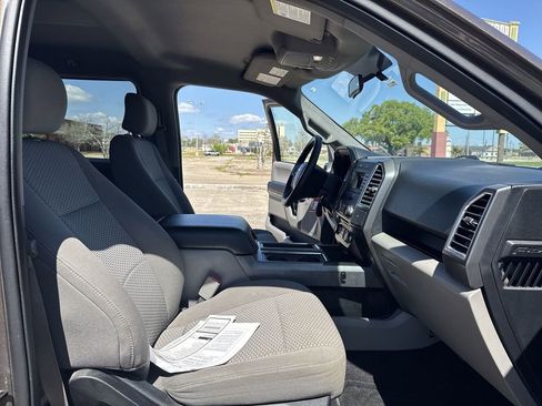 Used 2017 Ford F150 XLT image 29