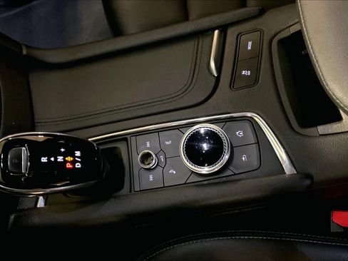 Used 2020 Cadillac XT5 Luxury image 16