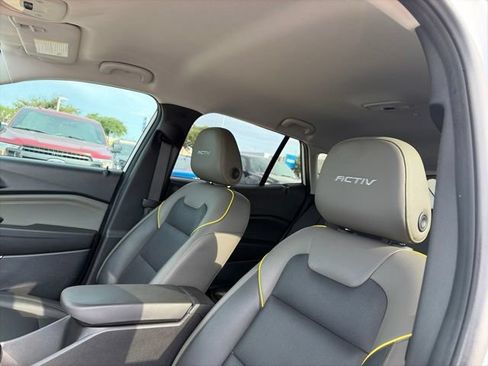 Used 2024 Chevrolet Trax ACTIV w/ Driver Confidence Package FWD image 12