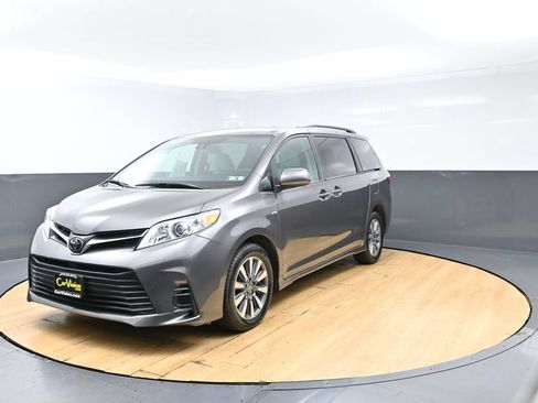 Used 2020 Toyota Sienna LE AWD/4WD image 6
