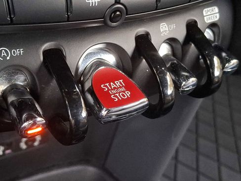 Used 2018 MINI Cooper Convertible image 19