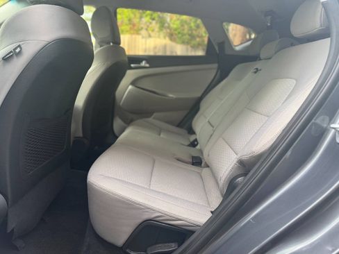 Used 2019 Hyundai Tucson SE AWD/4WD image 14