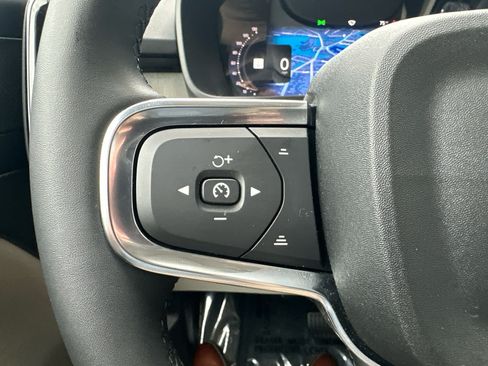 Used 2023 Volvo XC40 B5 Ultimate w/ Protection Package Premier AWD/4WD image 14