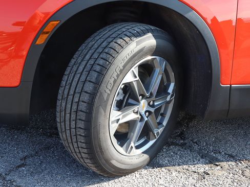 Used 2025 Chevrolet Blazer LT FWD image 18