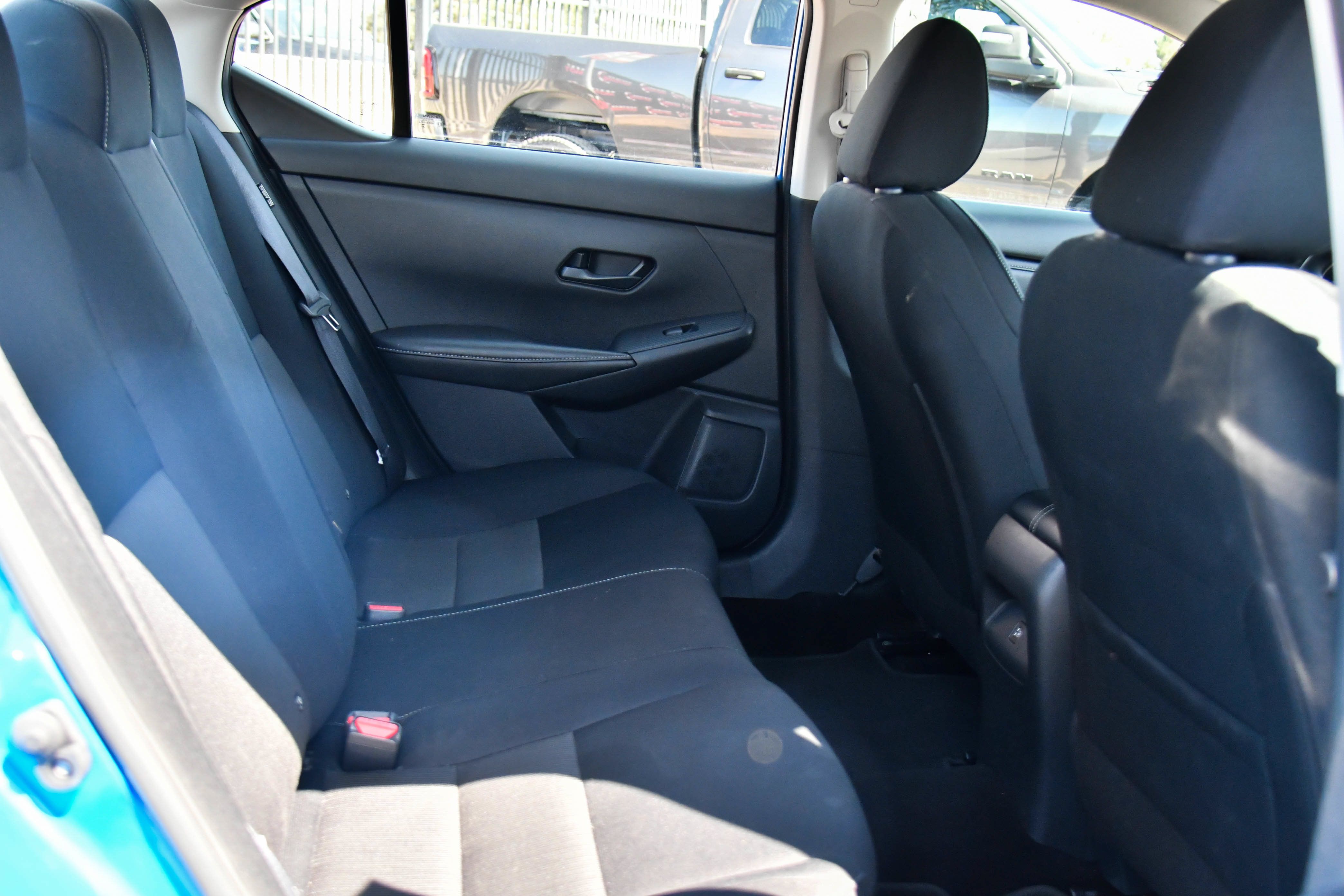 Used 2025 Nissan Sentra SV FWD image 36