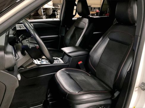 Certified 2023 Ford Explorer ST-Line image 23