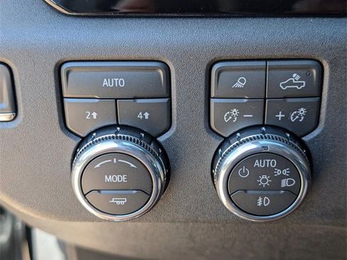 New 2026 GMC Sierra 1500 SLT image 10