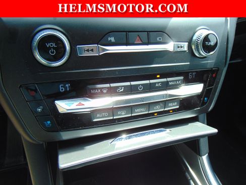 Used 2020 Ford Explorer Platinum w/ Premium Technology Package AWD/4WD image 24