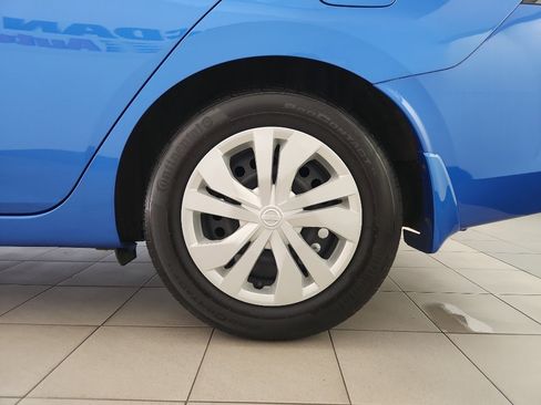 Used 2023 Nissan Versa S w/ Trunk Package image 30