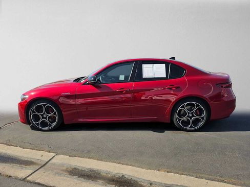 Used 2023 Alfa Romeo Giulia Veloce RWD image 6