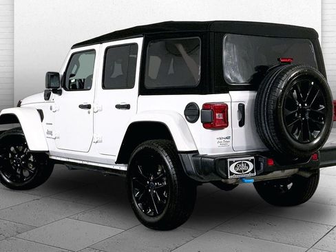 Used 2024 Jeep Wrangler Unlimited Sahara AWD/4WD image 11