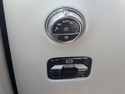 Certified 2023 Mercedes-Benz GLC 300 image 11