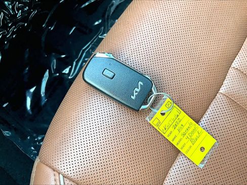 Used 2022 Kia Sorento SX Prestige w/ Rust Color Package AWD/4WD image 15