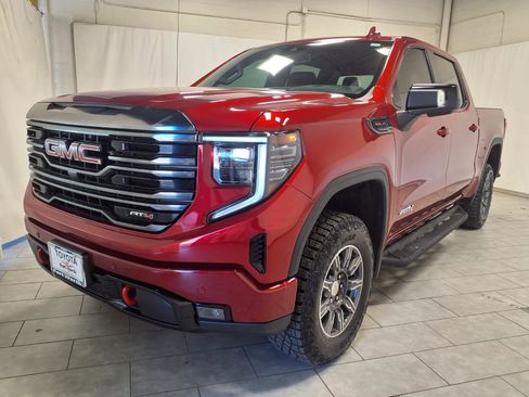 Used 2024 GMC Sierra 1500 AT4 w/ AT4 Premium Package image 3