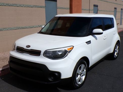 Used 2018 Kia Soul FWD image 3
