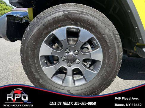 Used 2023 Jeep Wrangler Unlimited Sahara w/ LED Lighting Group AWD/4WD image 8