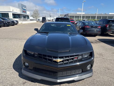 Used 2010 Chevrolet Camaro SS w/ LPO, Ground Effects Package image 4